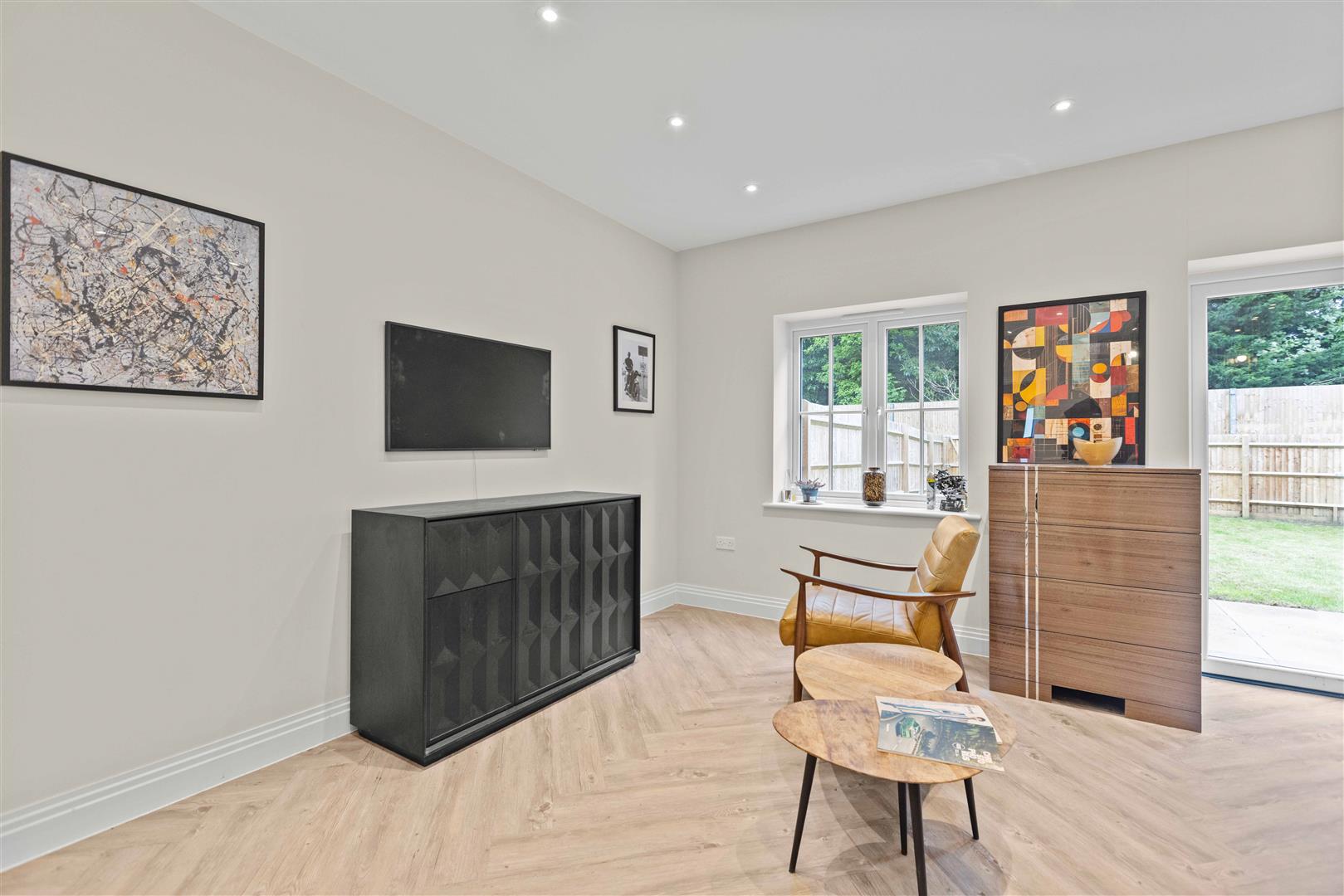 Martin Avenue, Ascot
